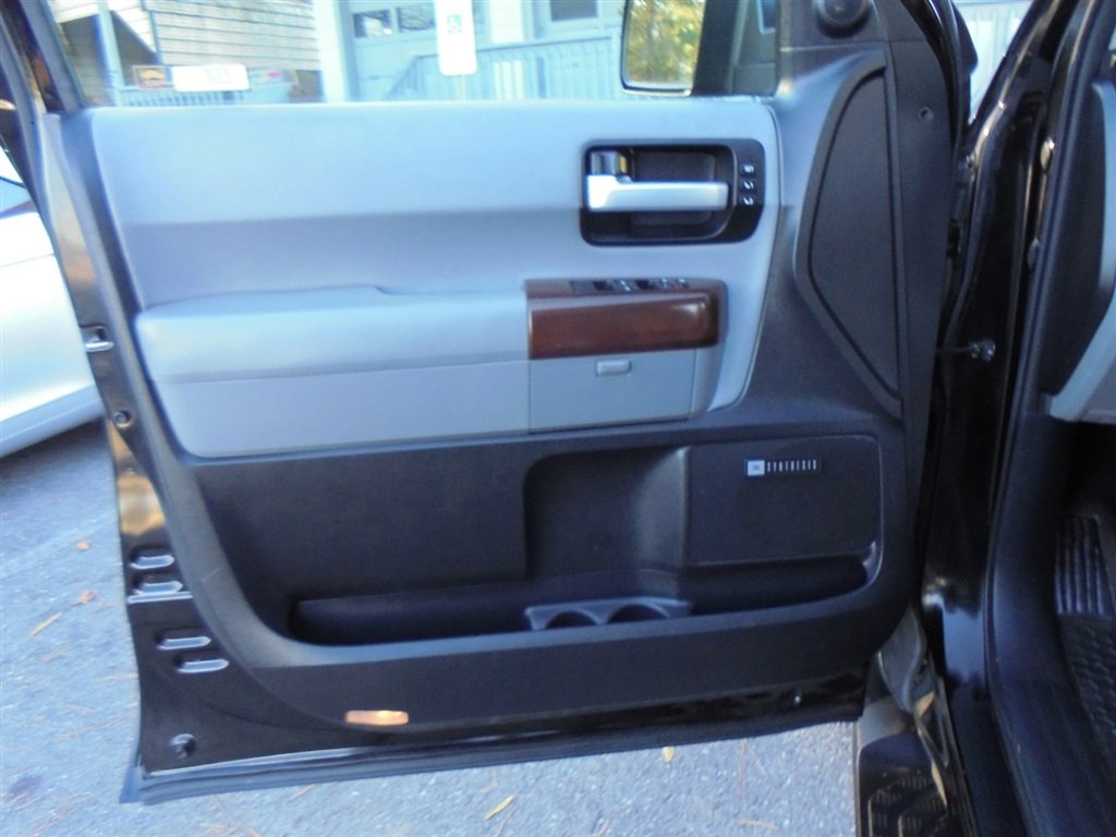 Used 2012 Toyota Sequoia Platinum image 25