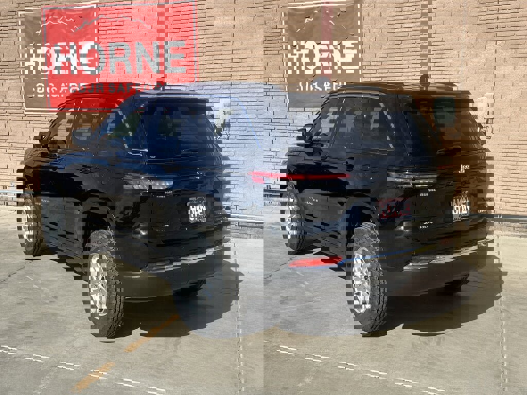 New 2025 Jeep Grand Cherokee Laredo w/ Luxury Tech Group I image 3