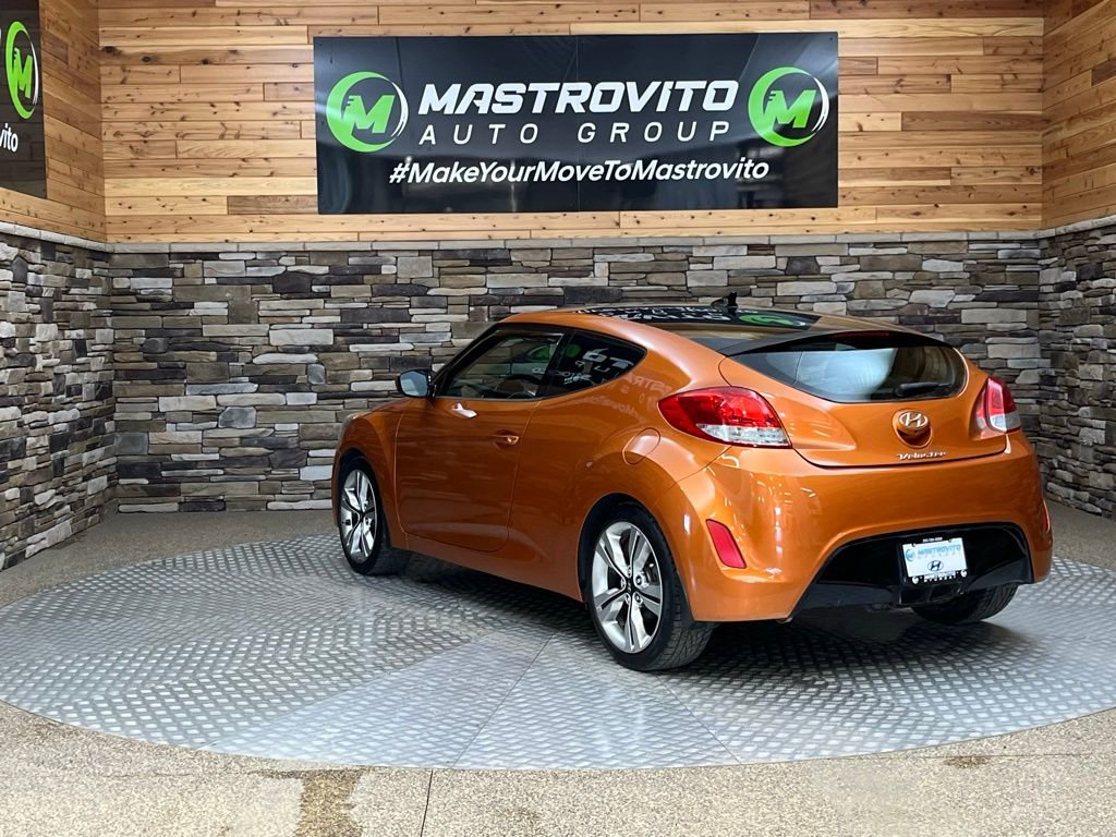 Used 2012 Hyundai Veloster w/ Style Pkg image 8