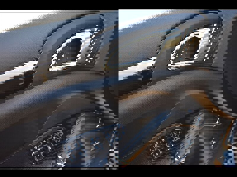 Used 2017 Porsche Cayenne S w/ Premium Package image 18