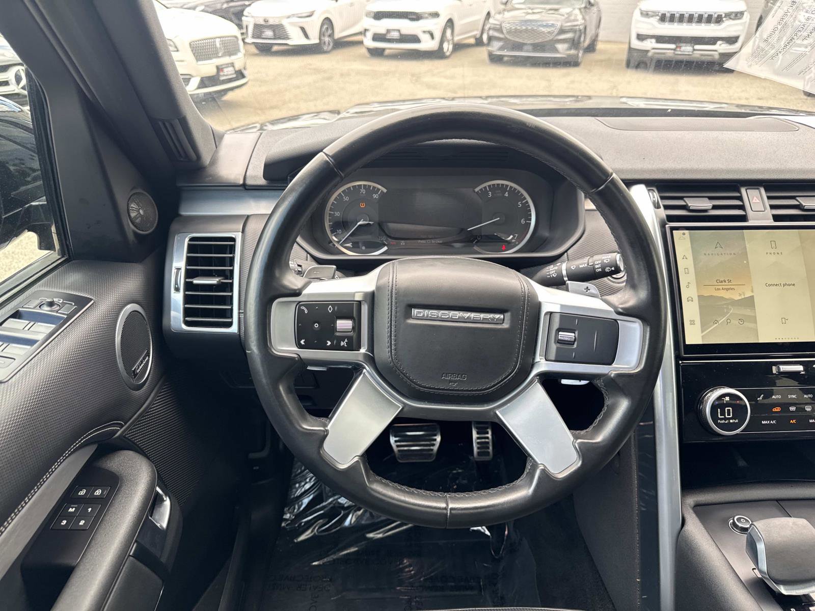 Used 2023 Land Rover Discovery HSE R-Dynamic AWD/4WD image 8