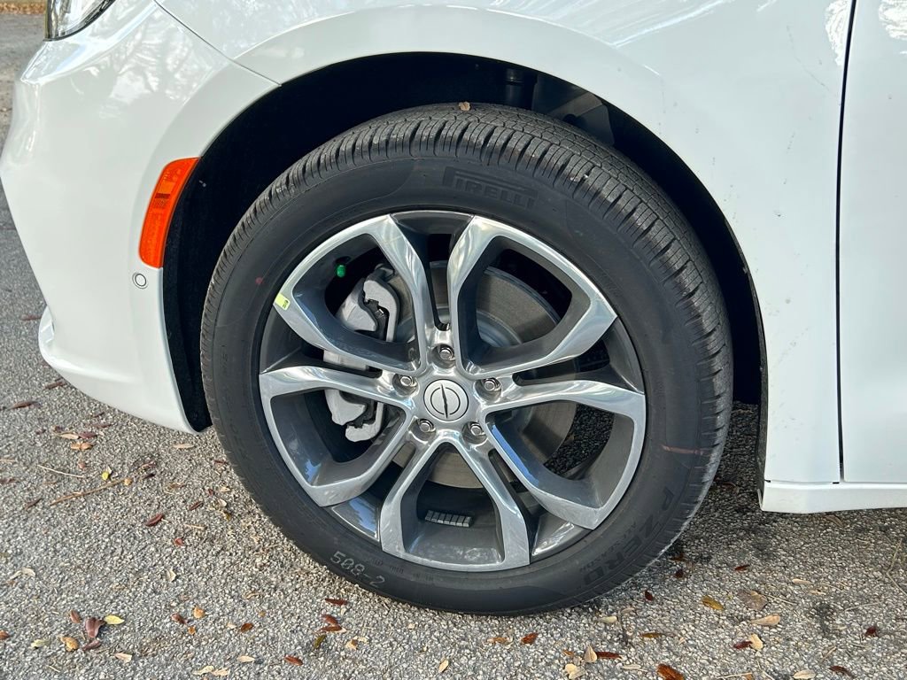 New 2026 Chrysler Pacifica Pinnacle image 29
