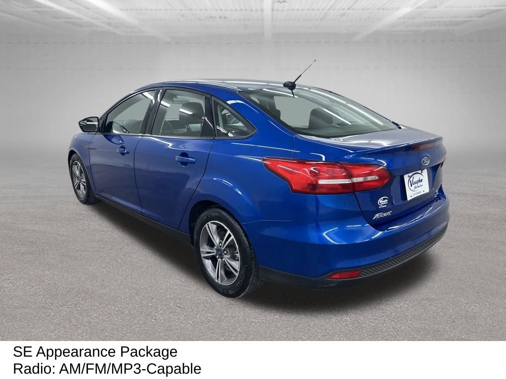 Used 2018 Ford Focus SE w/ SE Appearance Package FWD image 9