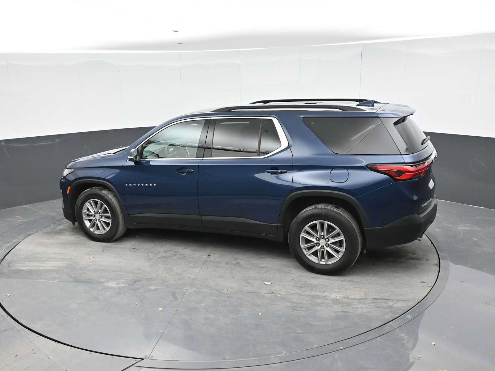 Used 2023 Chevrolet Traverse LT AWD/4WD image 29