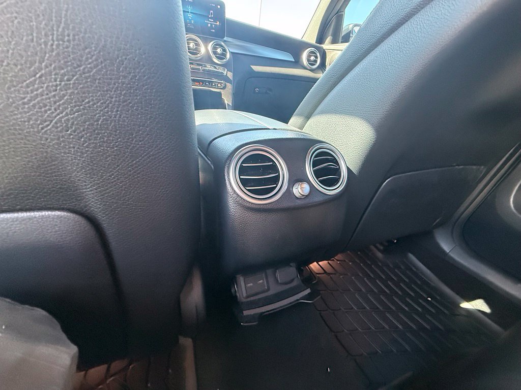 Used 2022 Mercedes-Benz GLC 300 4MATIC image 20
