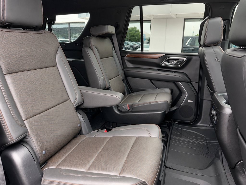 Used 2024 Chevrolet Tahoe High Country AWD/4WD image 37
