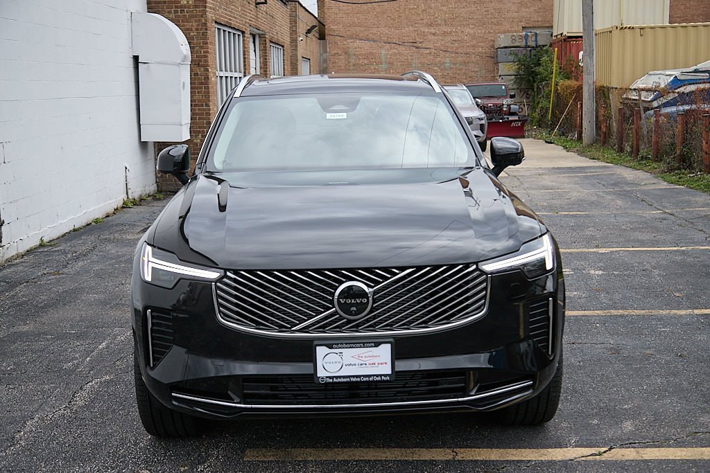 New 2026 Volvo XC90 B6 Plus w/ Protection Package Premier image 5