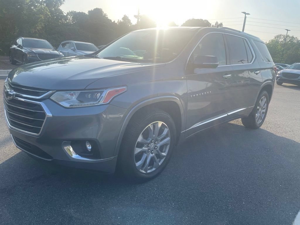 Used 2018 Chevrolet Traverse Premier w/ Driver Confidence II Package FWD image 3