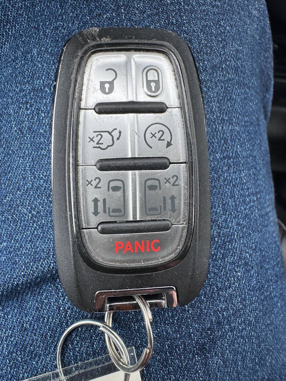 Used 2025 Chrysler Pacifica Select FWD image 19