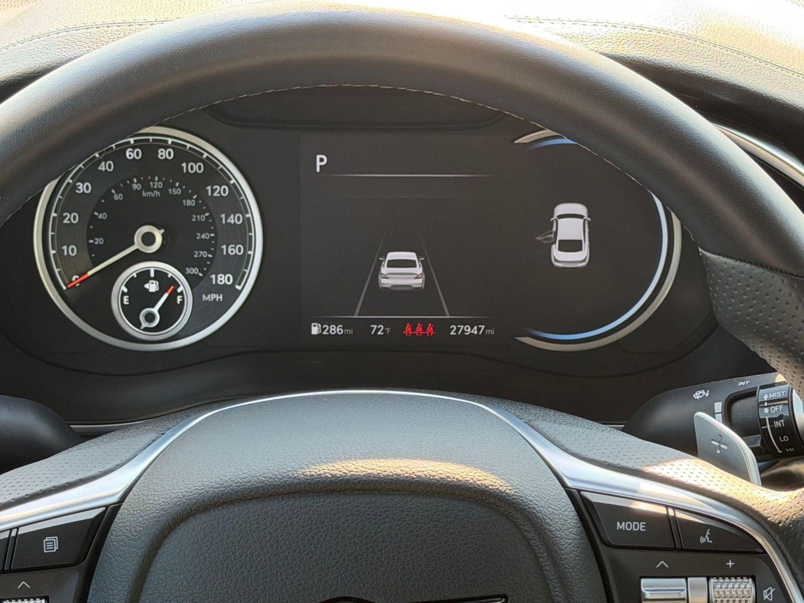Used 2025 Genesis G70 2.5T image 18