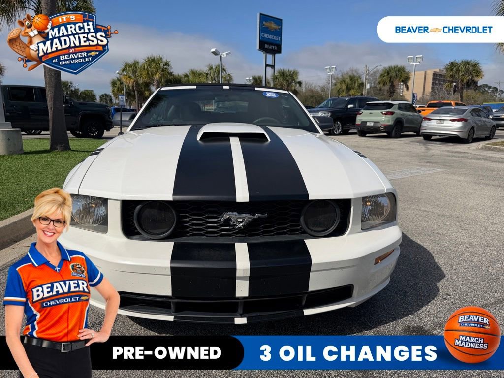 Used 2009 Ford Mustang GT image 3