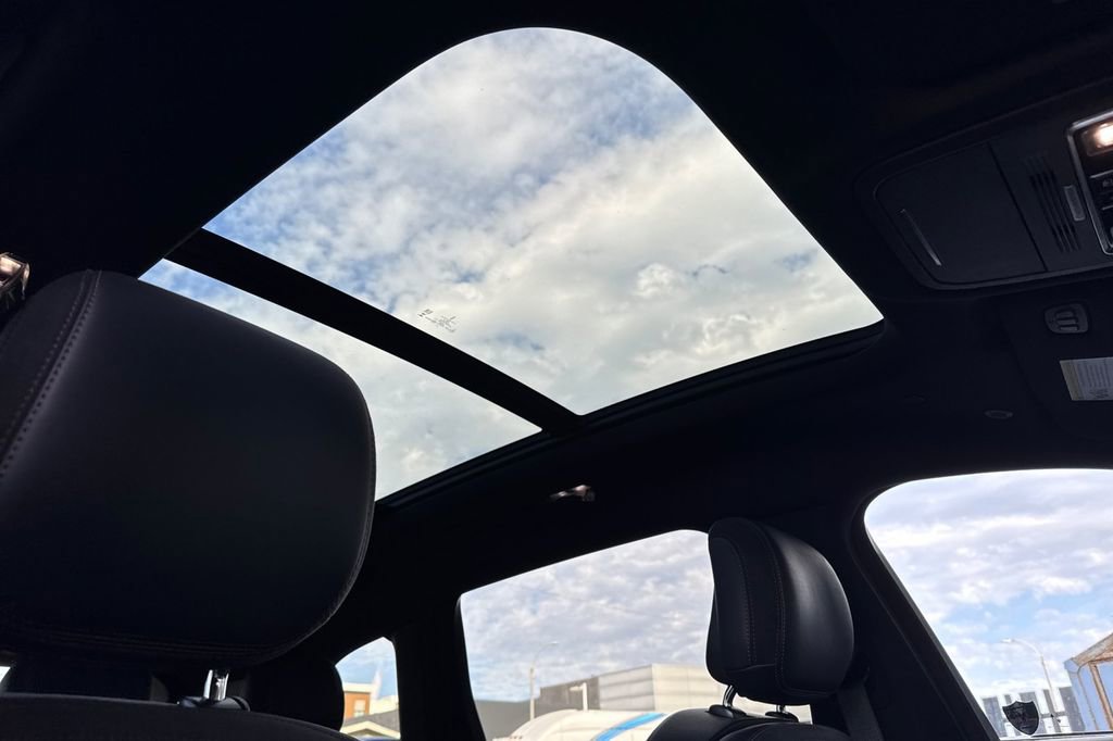 Used 2024 Lincoln Nautilus Reserve w/ Equipment Group 202A image 17