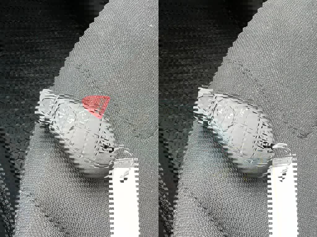 Used 2019 Jeep Cherokee Latitude w/ Cold Weather Group image 27