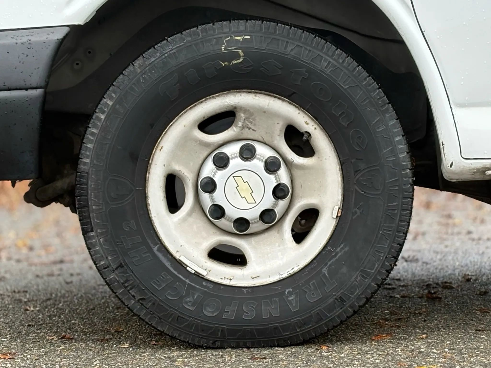 Used 2013 Chevrolet Express 2500 Van 3D image 22