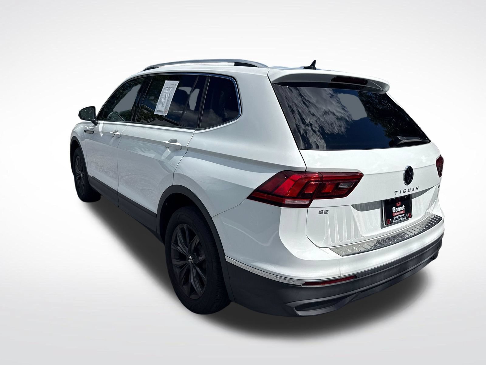 Certified 2024 Volkswagen Tiguan SE AWD/4WD image 3