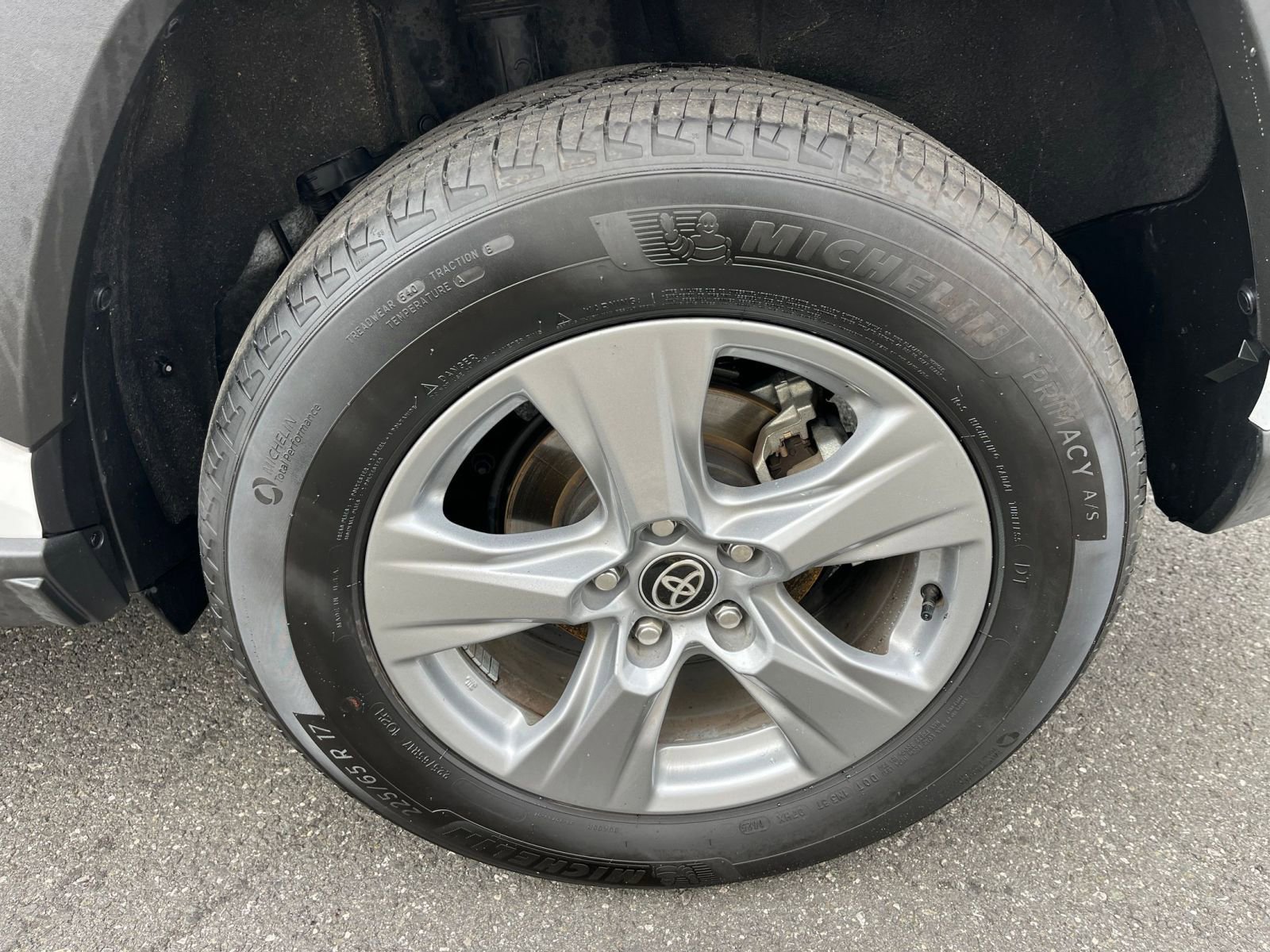 Used 2025 Toyota RAV4 LE image 29