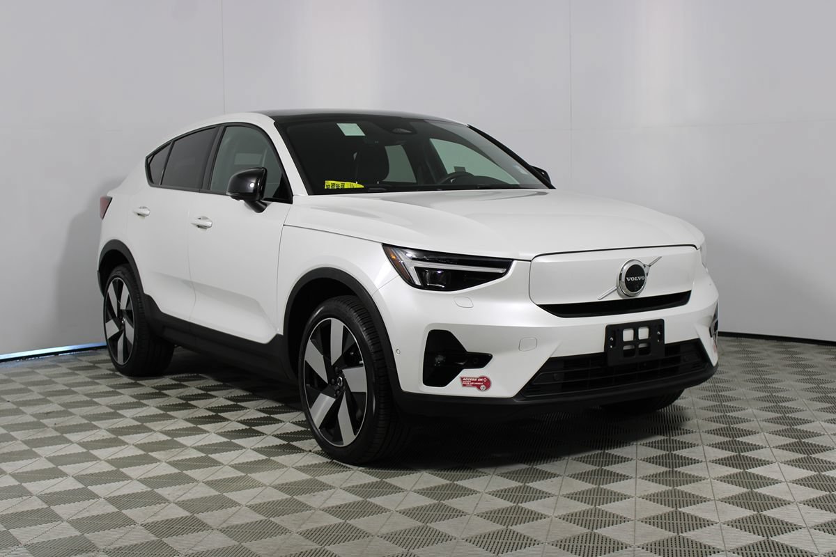 Used 2023 Volvo C40 P8 Recharge Ultimate w/ Protection Package Premier AWD/4WD image 32