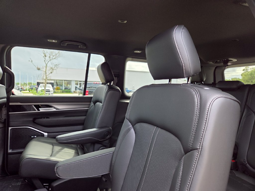 New 2027 Jeep Grand Wagoneer 4WD image 23