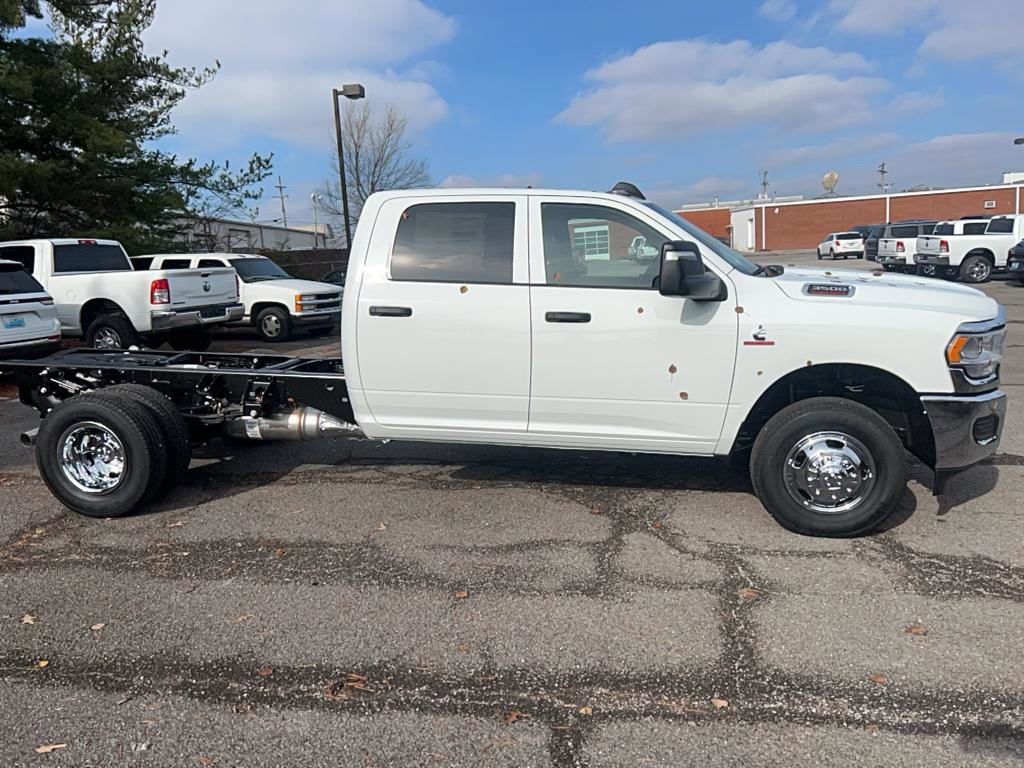 New 2024 RAM 3500 Tradesman w/ Chrome Appearance Group image 4