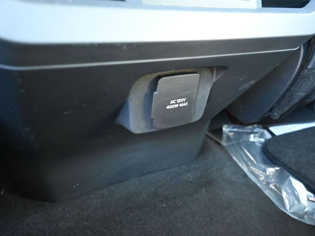 New 2026 Ford F250 Lariat w/ Black Appearance Package image 36
