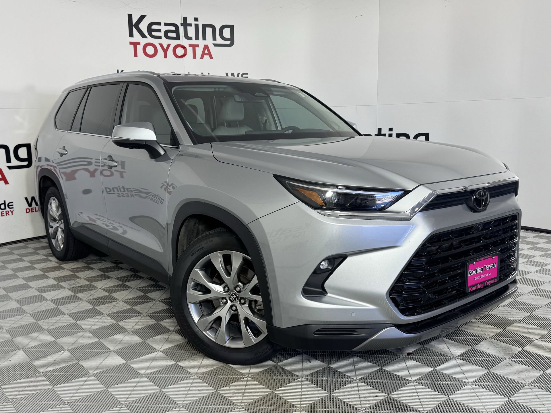 Used 2024 Toyota Grand Highlander Limited image 3