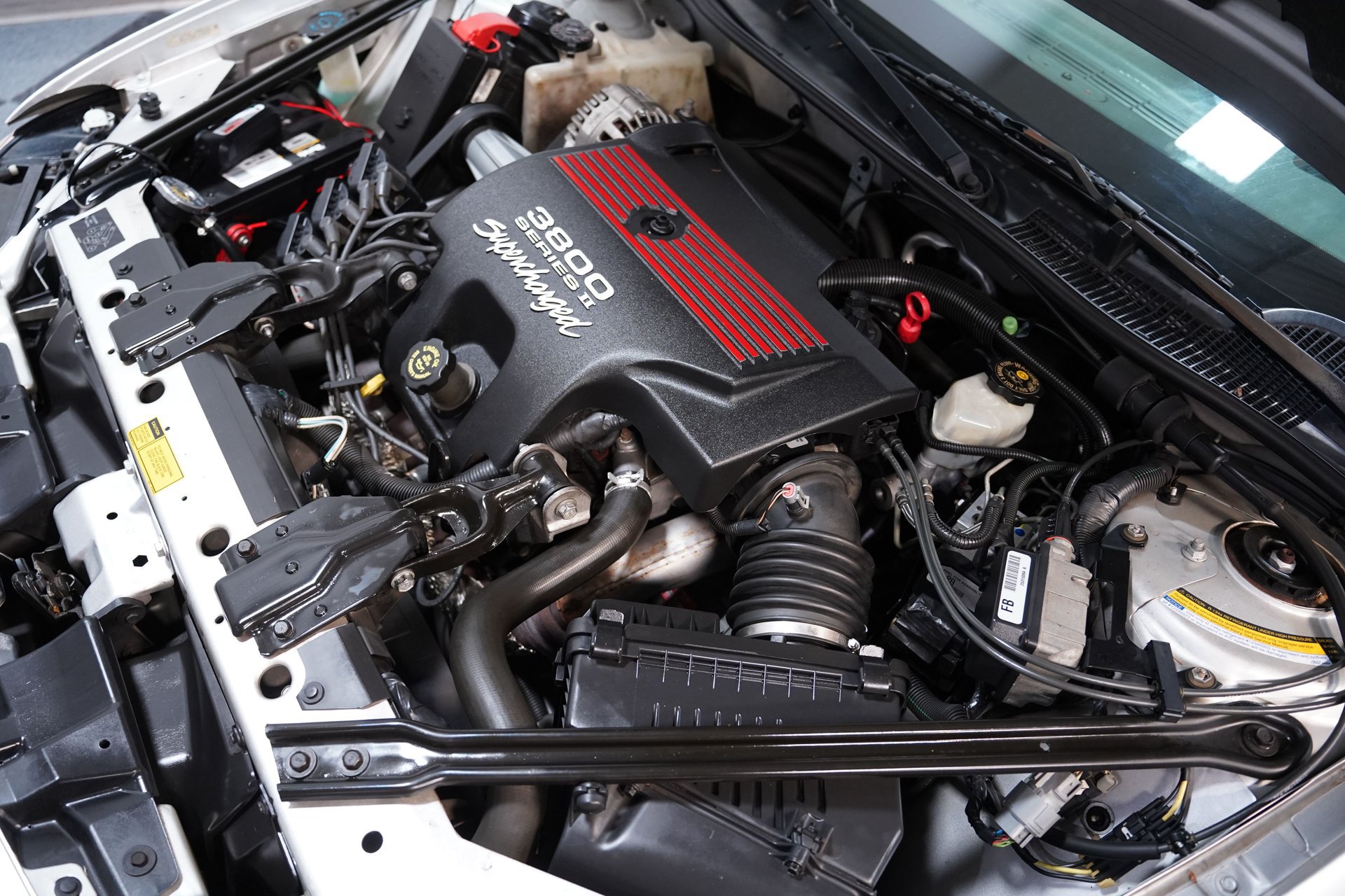 Used 2000 Pontiac Grand Prix GTP w/ Opt Pkg FWD image 27