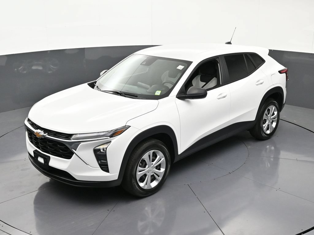 Used 2024 Chevrolet Trax LS FWD image 16