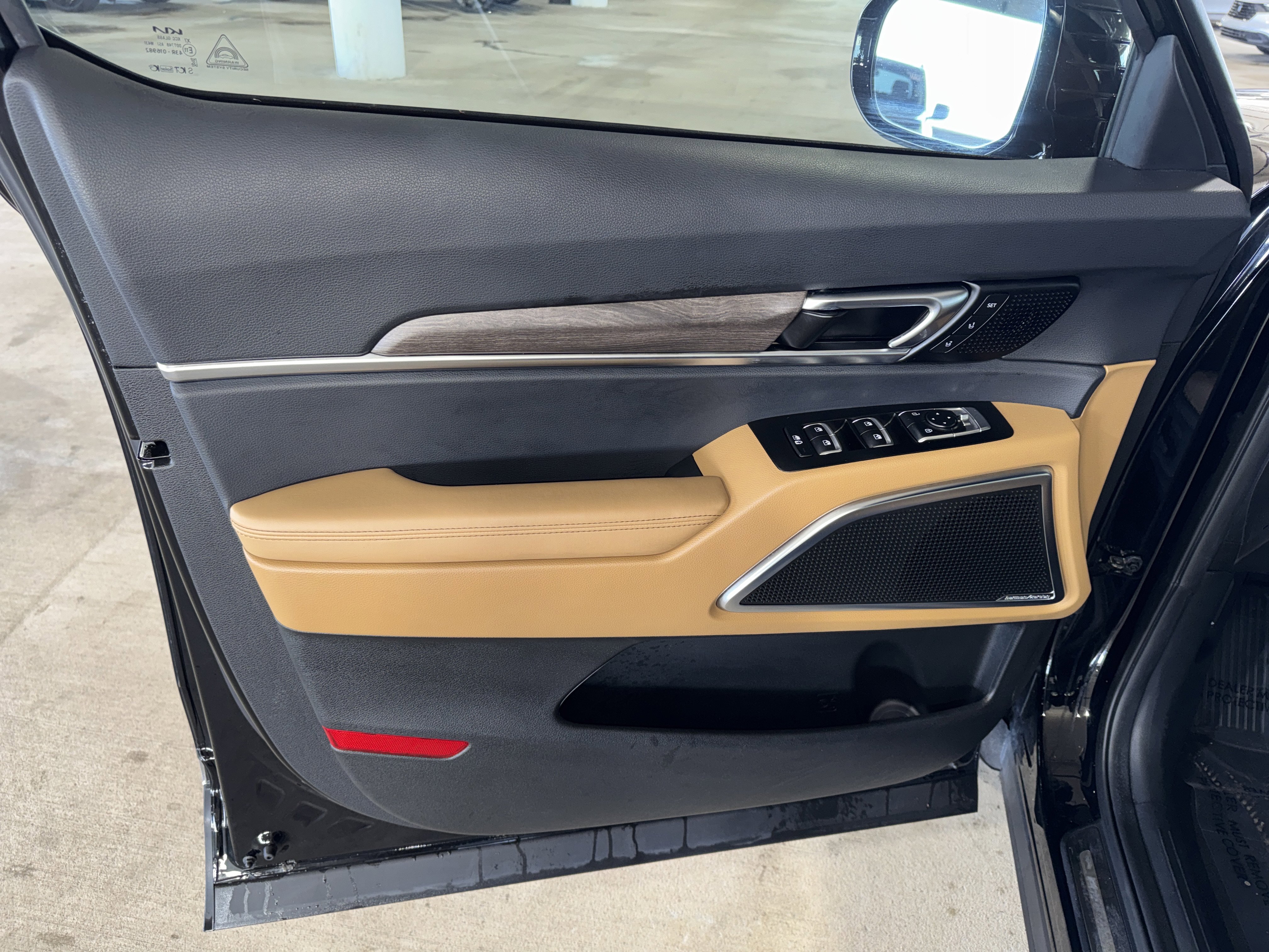 Used 2022 Kia Telluride SX w/ Towing Package image 18