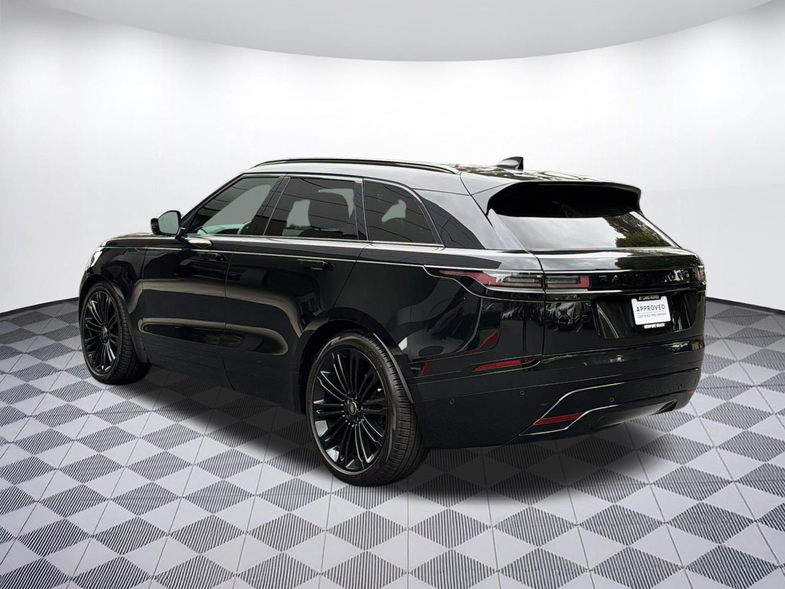 Used 2026 Land Rover Range Rover Velar Dynamic SE AWD/4WD image 3