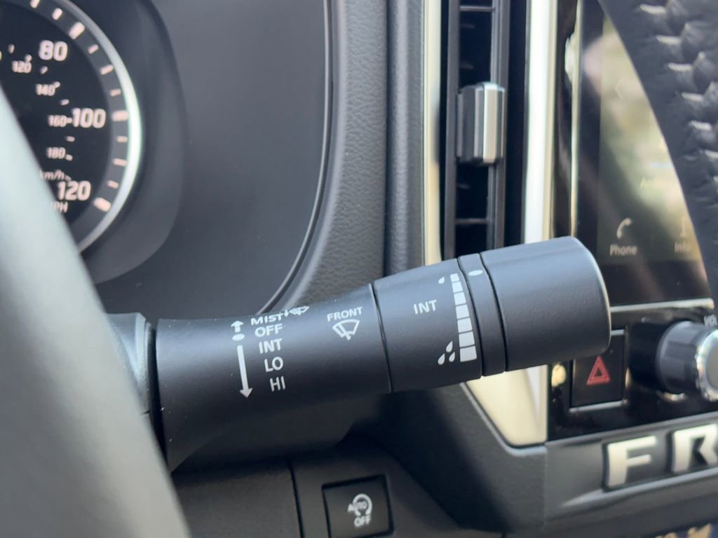 Used 2025 Nissan Frontier SV w/ SV Convenience Package image 16