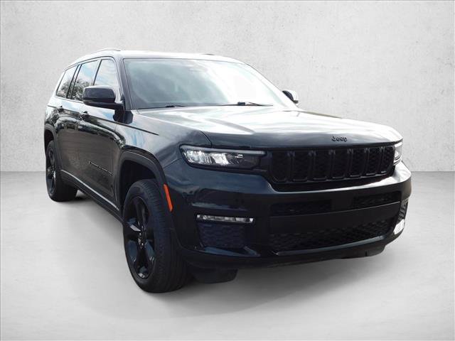 Used 2025 Jeep Grand Cherokee L Limited w/ Black Appearance Package AWD/4WD image 5