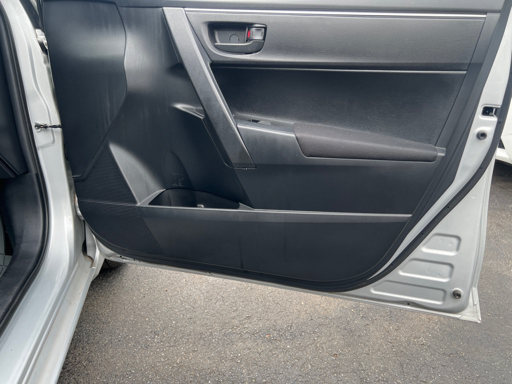 Used 2014 Toyota Corolla L FWD image 10