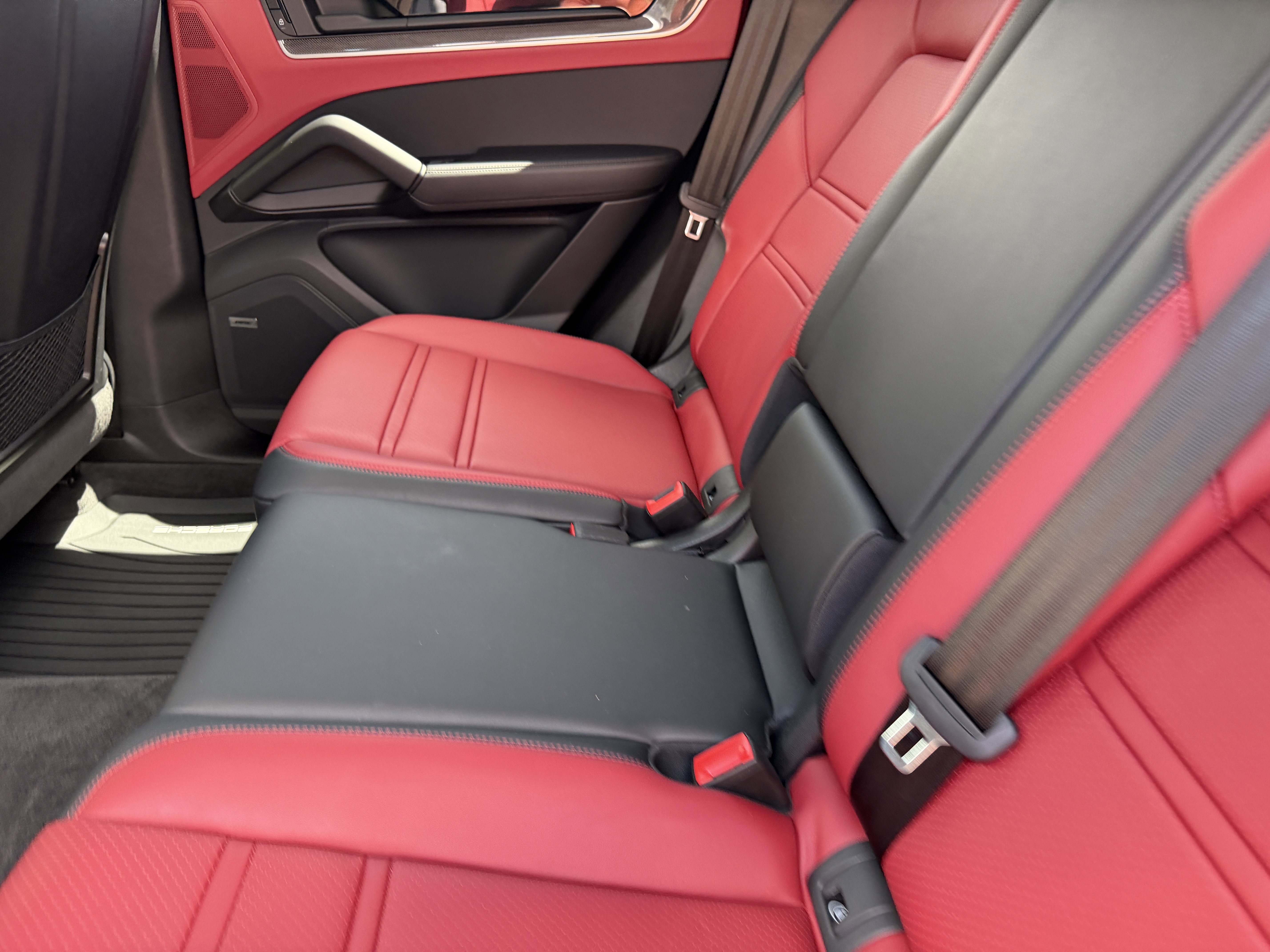 Used 2025 Porsche Cayenne E-Hybrid image 17