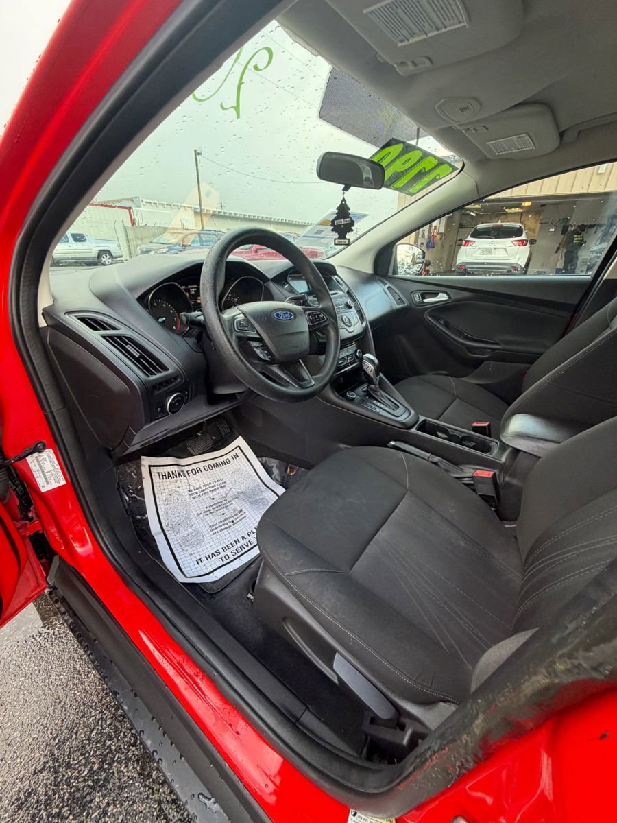 Used 2015 Ford Focus SE image 24