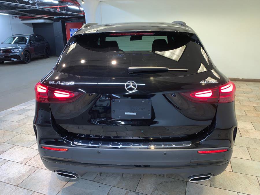 Used 2025 Mercedes-Benz GLA 250 4MATIC image 7