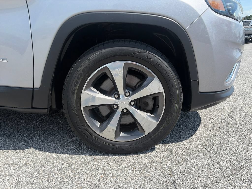 Used 2019 Jeep Cherokee Limited w/ Trailer Tow Group AWD/4WD image 45
