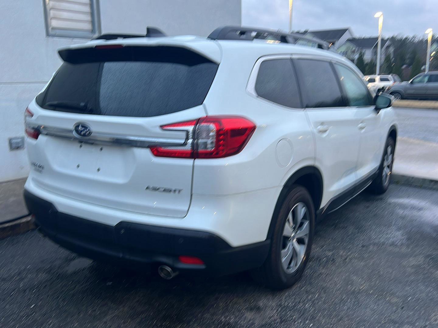 Used 2024 Subaru Ascent Premium w/ Convenience Package image 8