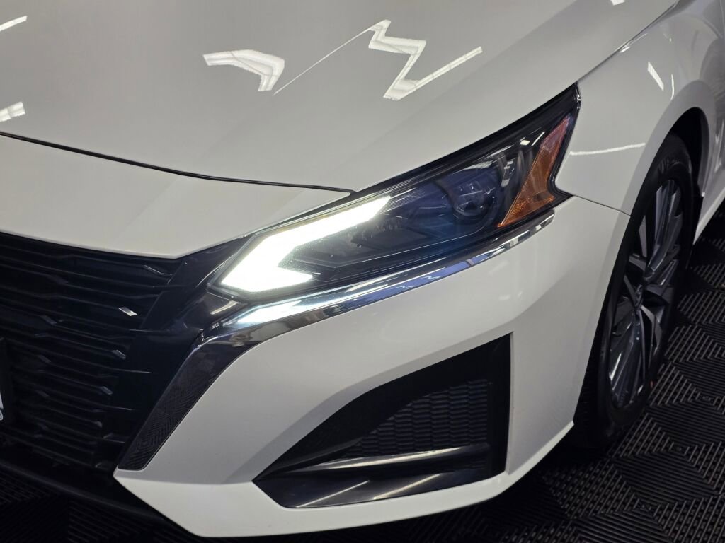 Used 2024 Nissan Altima 2.5 SV w/ SV Premium Package image 11