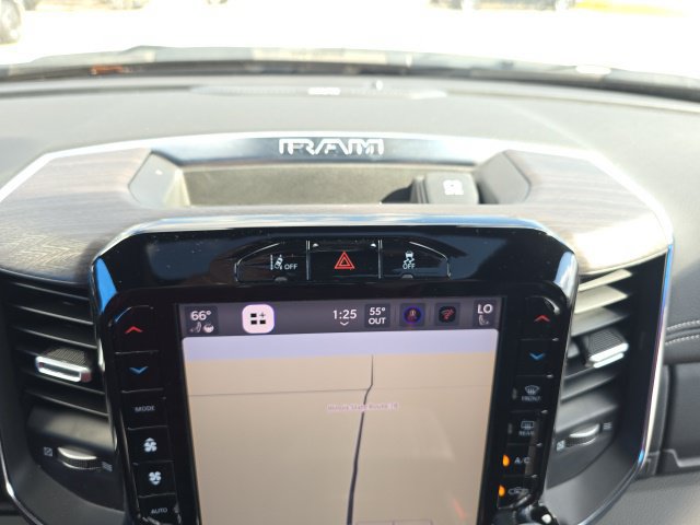 Used 2025 RAM 2500 Laramie AWD/4WD image 27