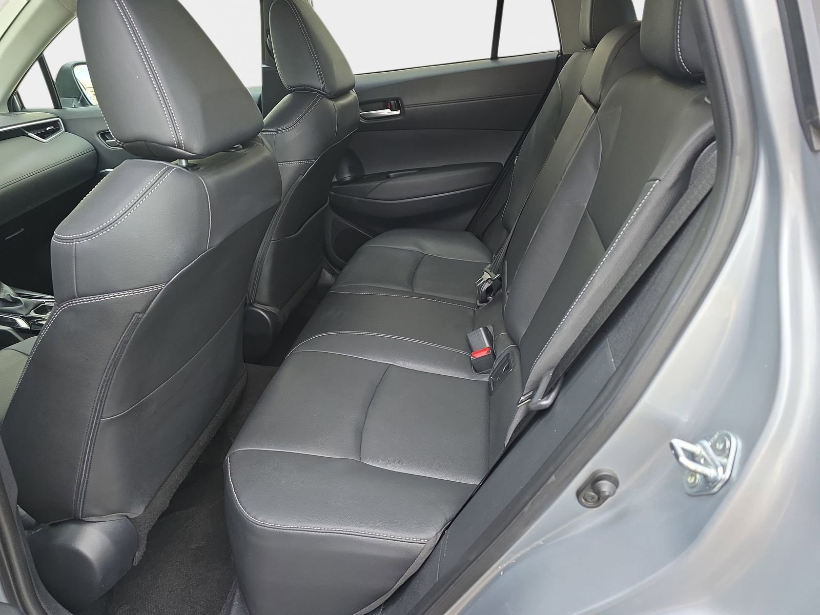 Used 2025 Toyota Corolla Cross XLE image 16