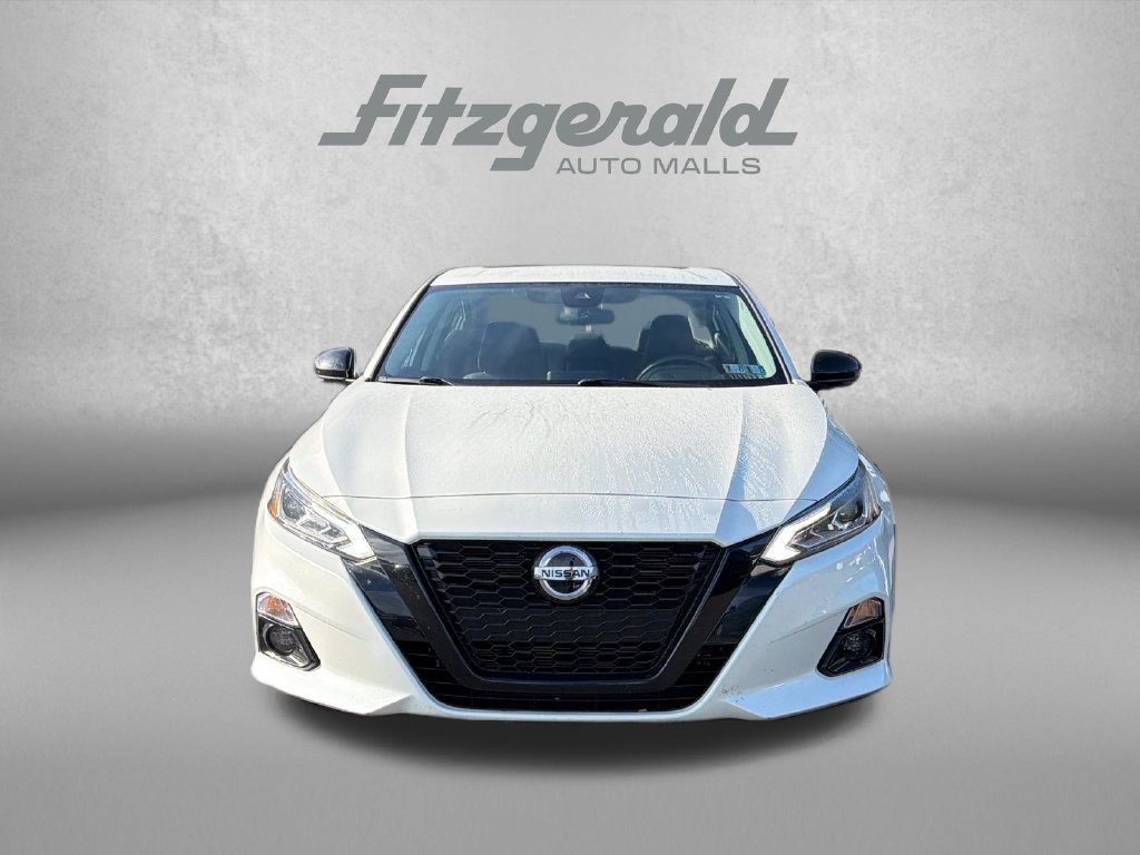 Used 2022 Nissan Altima 2.5 SR w/ Midnight Edition Package FWD image 2