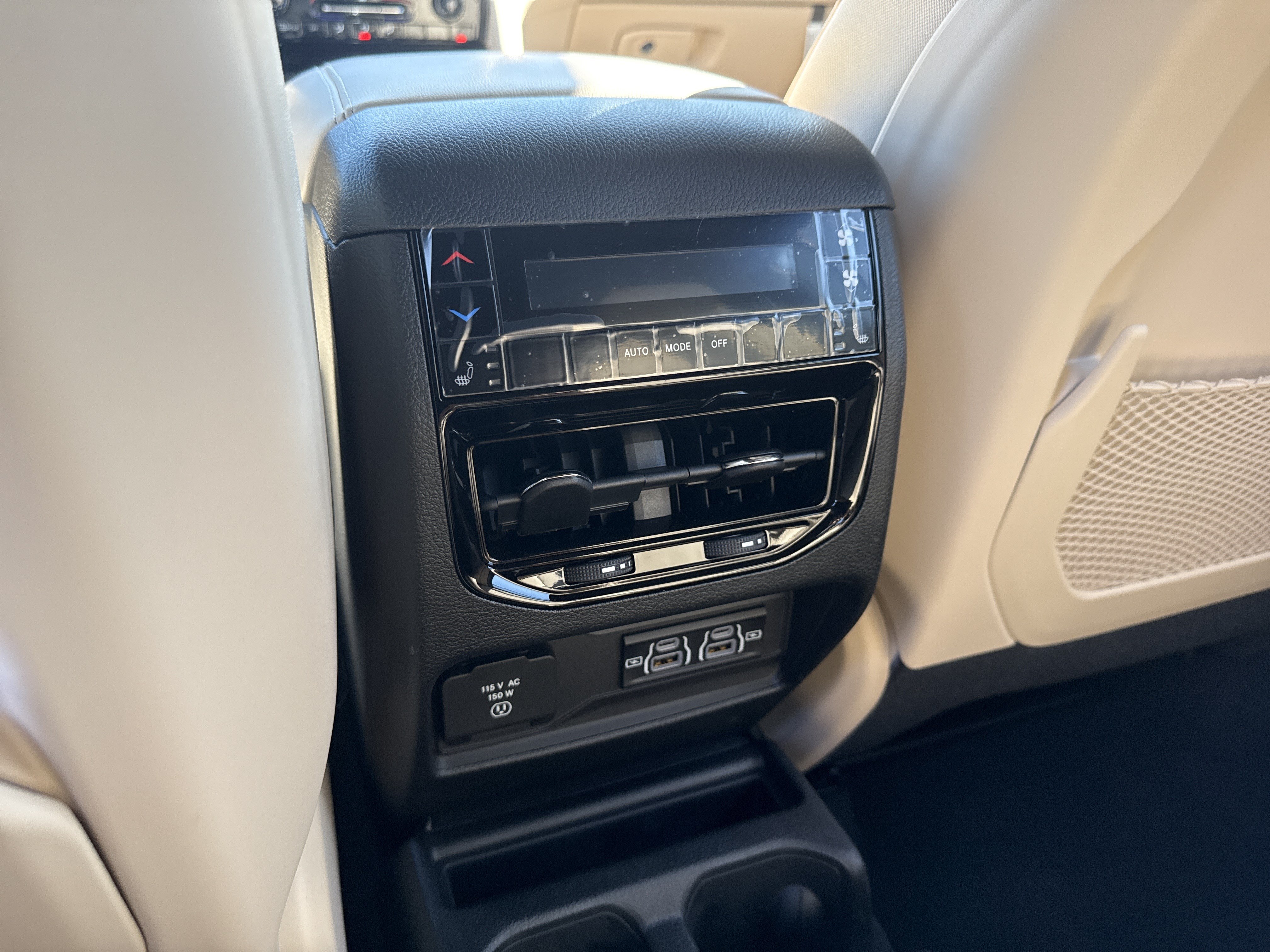 New 2025 Jeep Grand Cherokee L Limited w/ Luxury Tech Group II AWD/4WD image 25