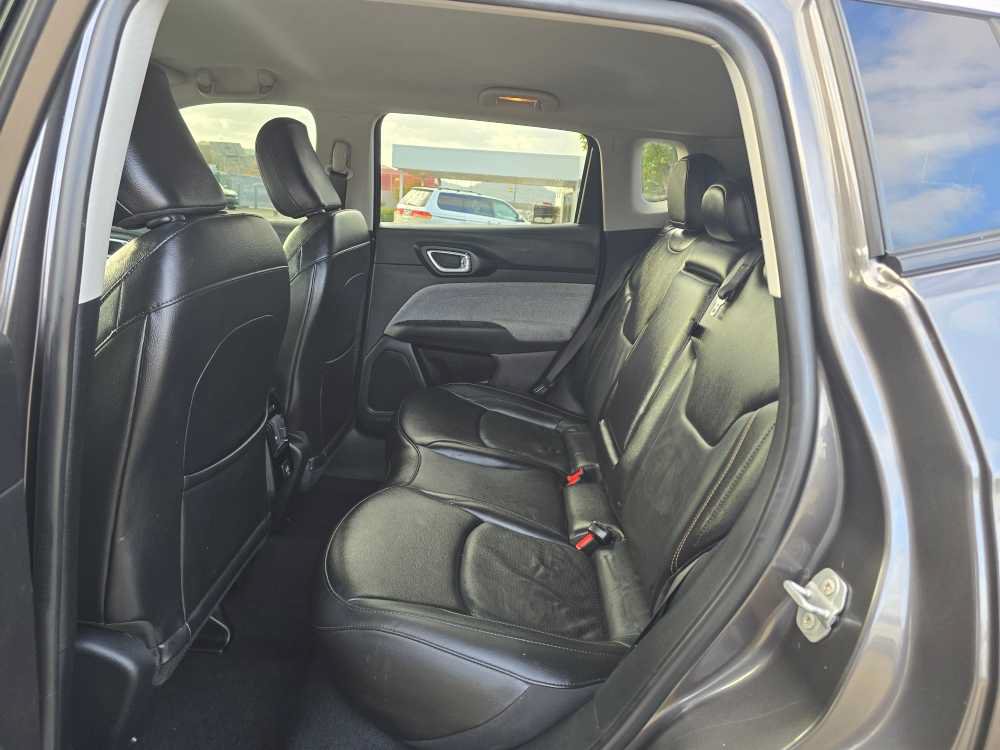 Used 2022 Jeep Compass Latitude AWD/4WD image 16