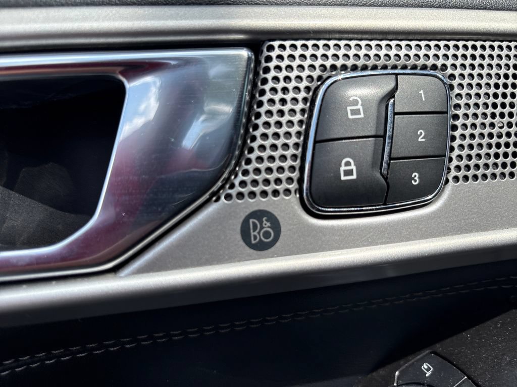 Used 2020 Ford Explorer Limited RWD image 15