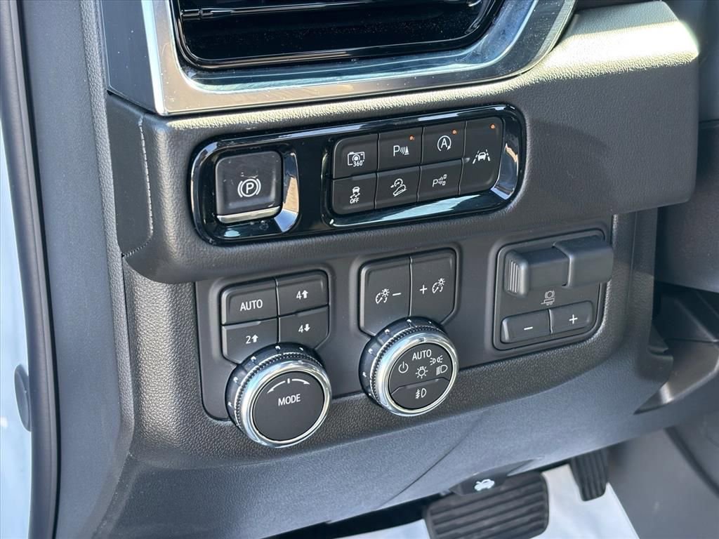 New 2026 GMC Yukon Elevation w/ Elevation Premium Package AWD/4WD image 8