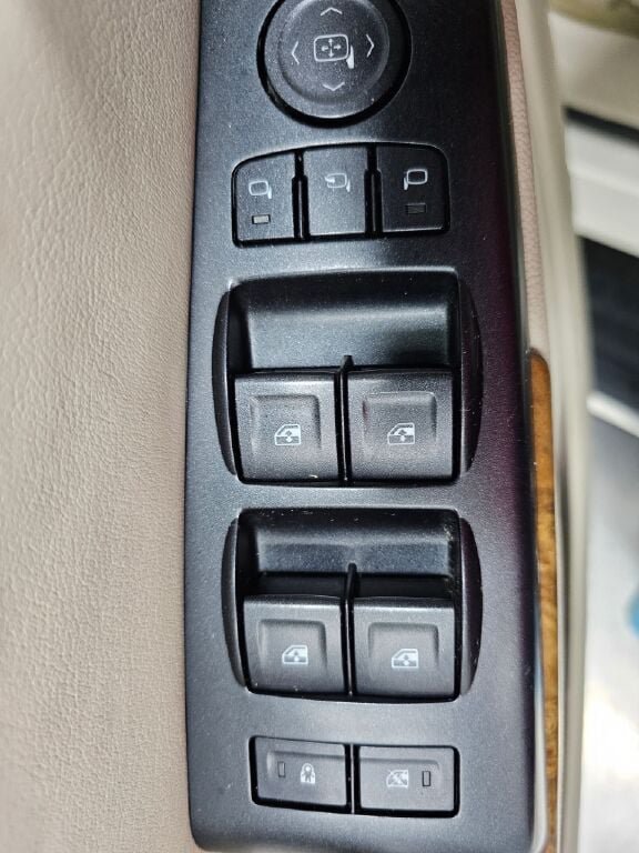 Used 2015 GMC Yukon XL Denali w/ Touring Package RWD image 34