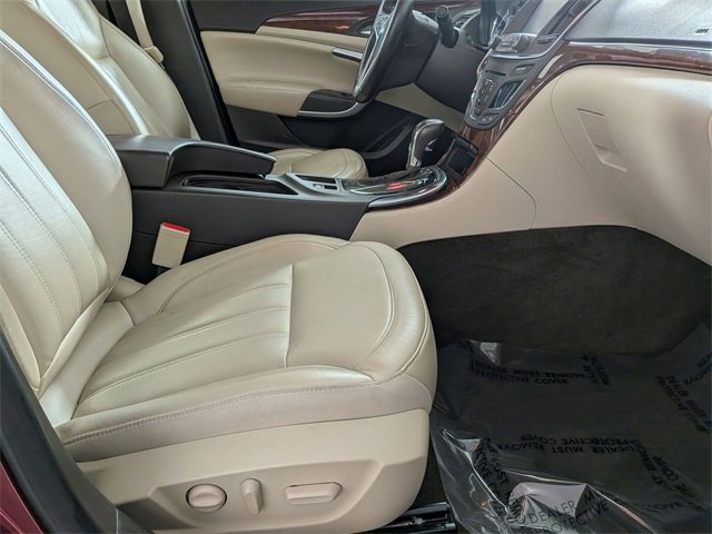 Used 2017 Buick Regal Premium w/ Driver Confidence Package #2 image 30