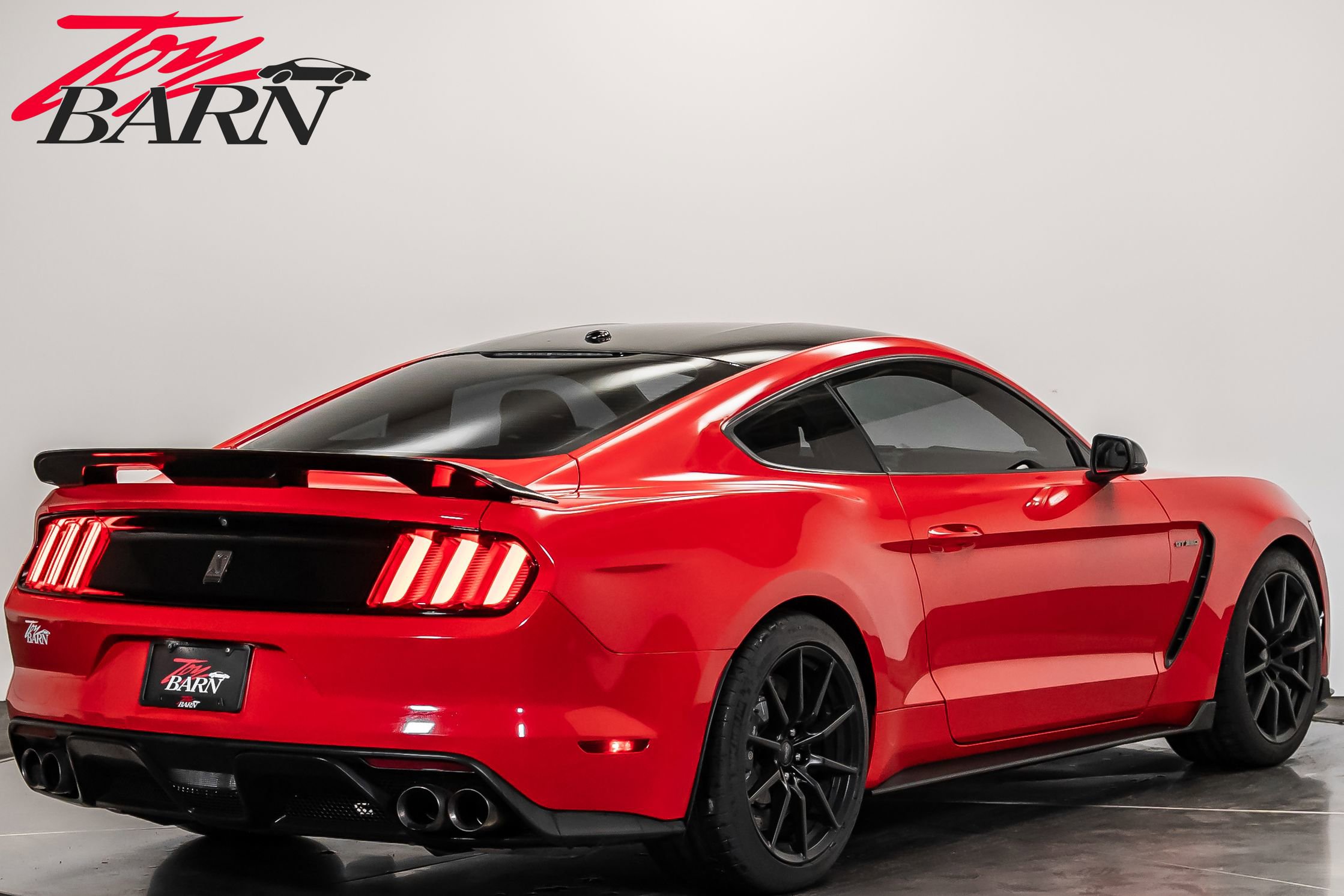 Used 2016 Ford Mustang Shelby GT350 w/ Technology Package image 5