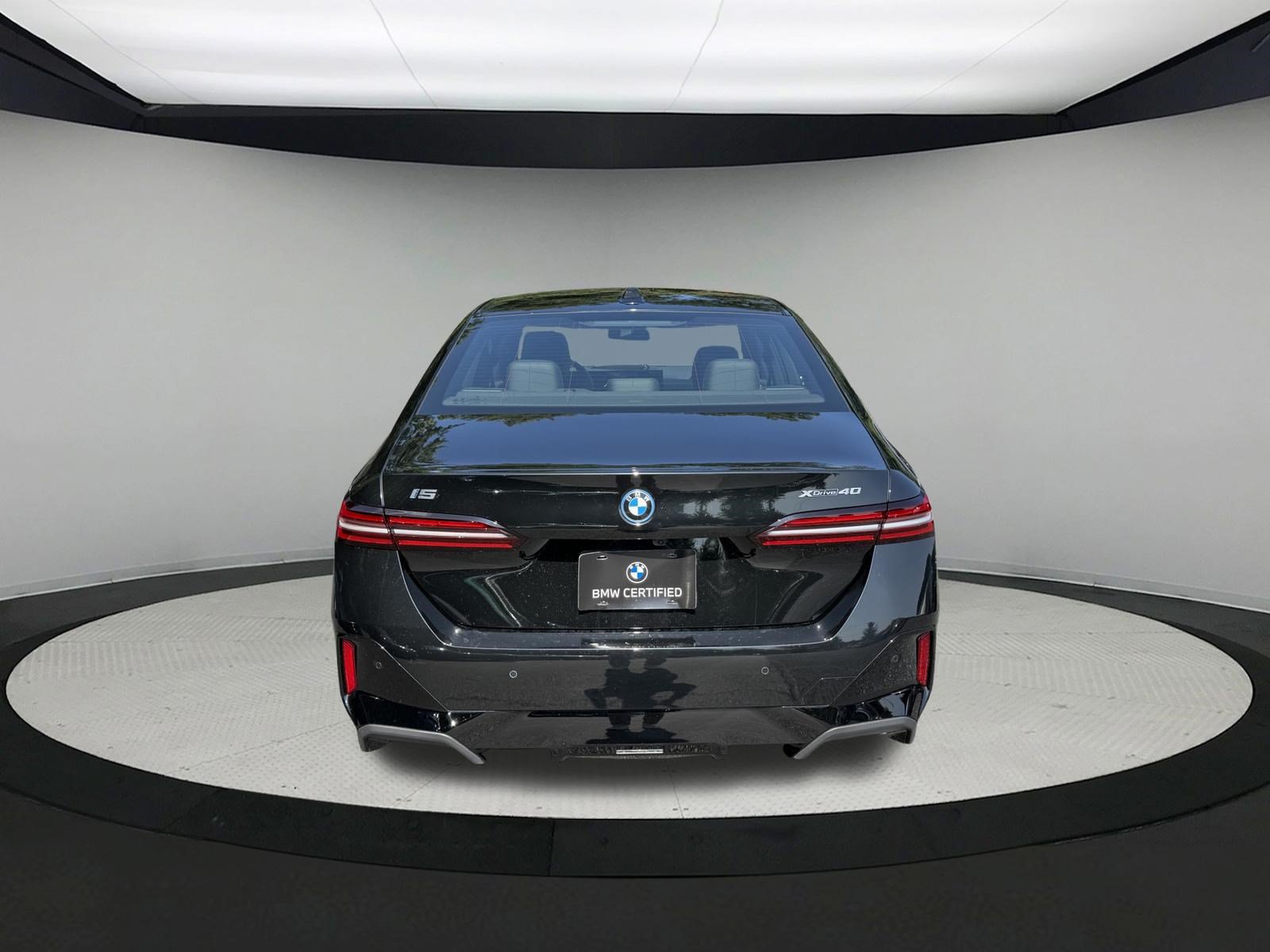 Certified 2025 BMW i5 xDrive40 w/ M Sport Package AWD/4WD image 5