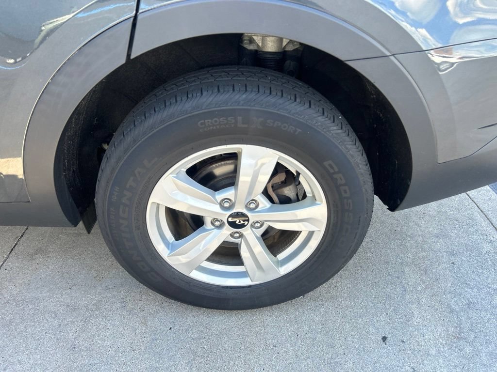 Used 2023 Kia Sorento LX AWD/4WD image 5